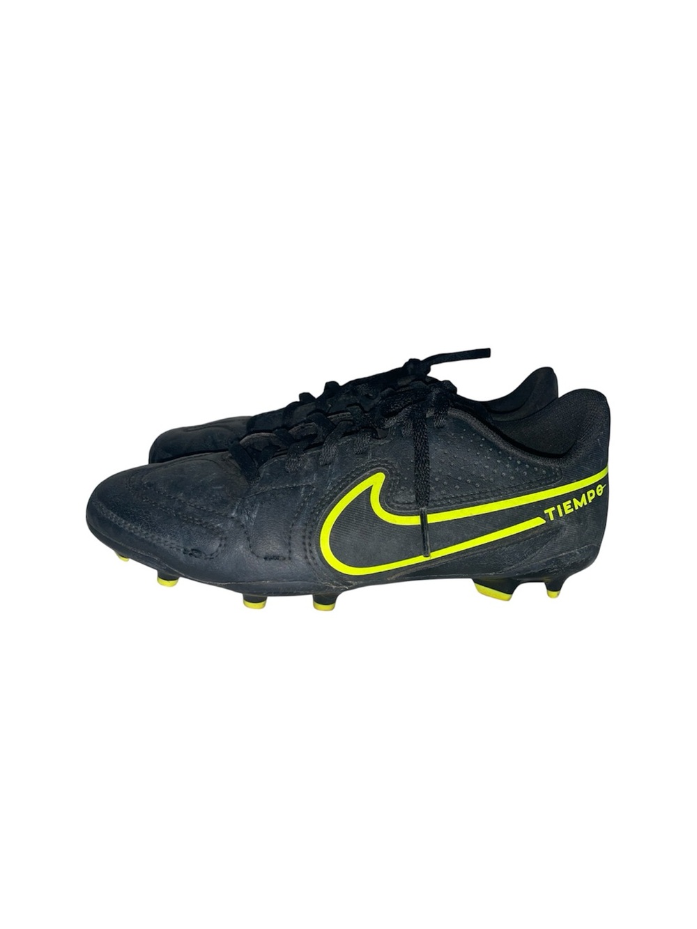 Nike Tiempo Legend 9 Club Soccer Cleats Youth 5Y Black Volt